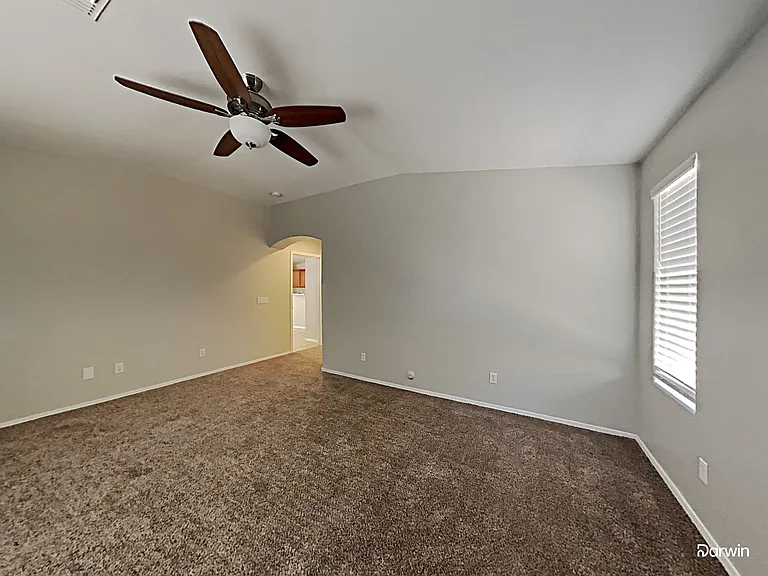 7911 S 48th Ln — Photo 5