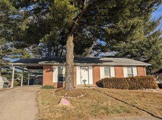 2534 Black Pine Ct, Florissant, MO