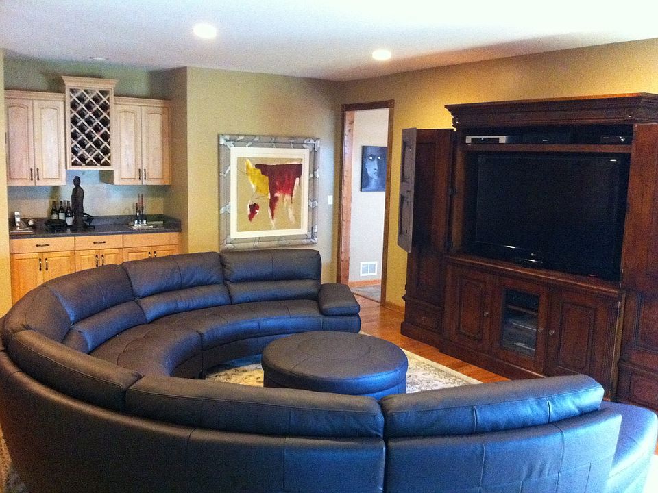 1st image of 15889 Applewood Ct