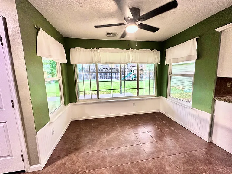 17502 Cassina Dr — Photo 6