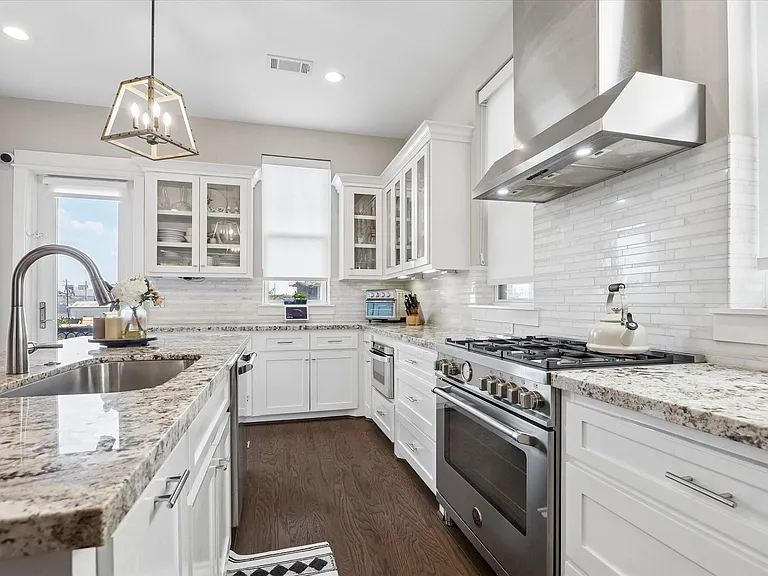 2913 Hicks St — Photo 12