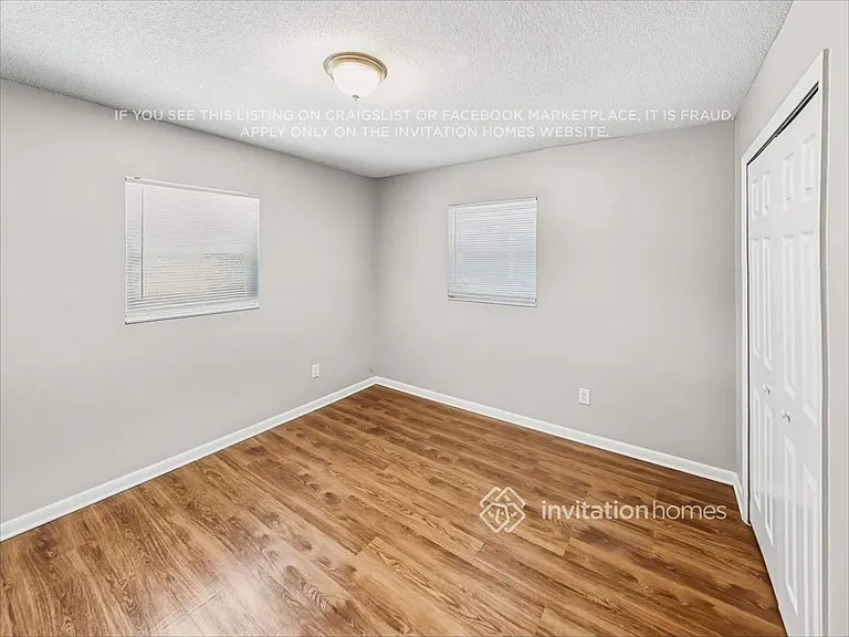 900 Vincent Dr — Photo 14