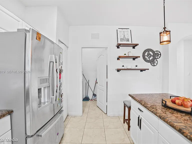 3160 NE 1st Dr — Photo 11