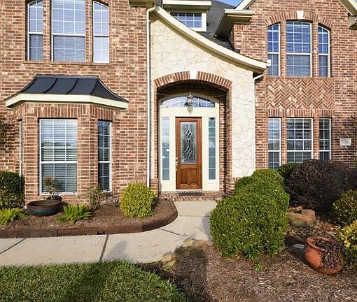 4th image of 2044 Lake Landing Dr