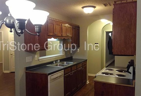 2nd image of 3639 High Laurel Ln