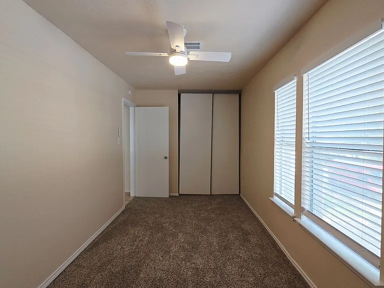 402 Empresario Dr — Photo 27