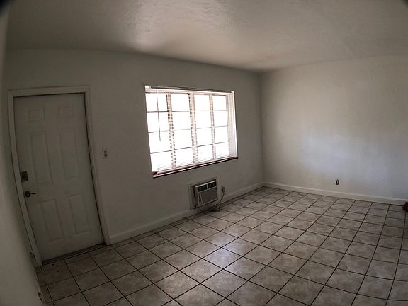 3rd image of 407 SE 14th Ct APT 2