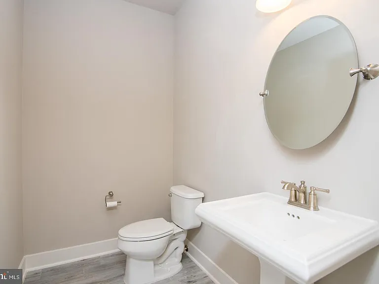 6928 Regent Ln — Photo 17