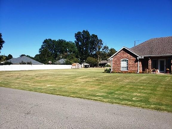 3rd image of 2100 Phelps Dr
