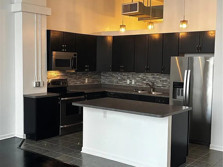1501 Locust St #202 — Photo 4