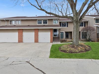 223 Winding Oak Ln, Buffalo Grove, IL, 60089