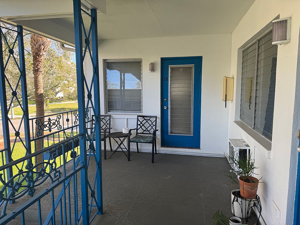 1st image of 800 Beach Dr NE APT 15