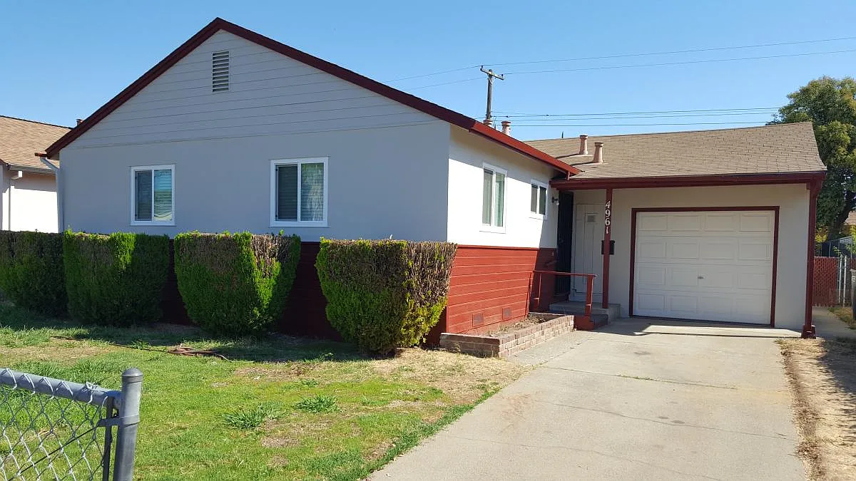 4961 78th St photo 1