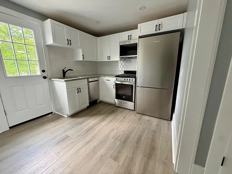 25 W State St #3 — Photo 2