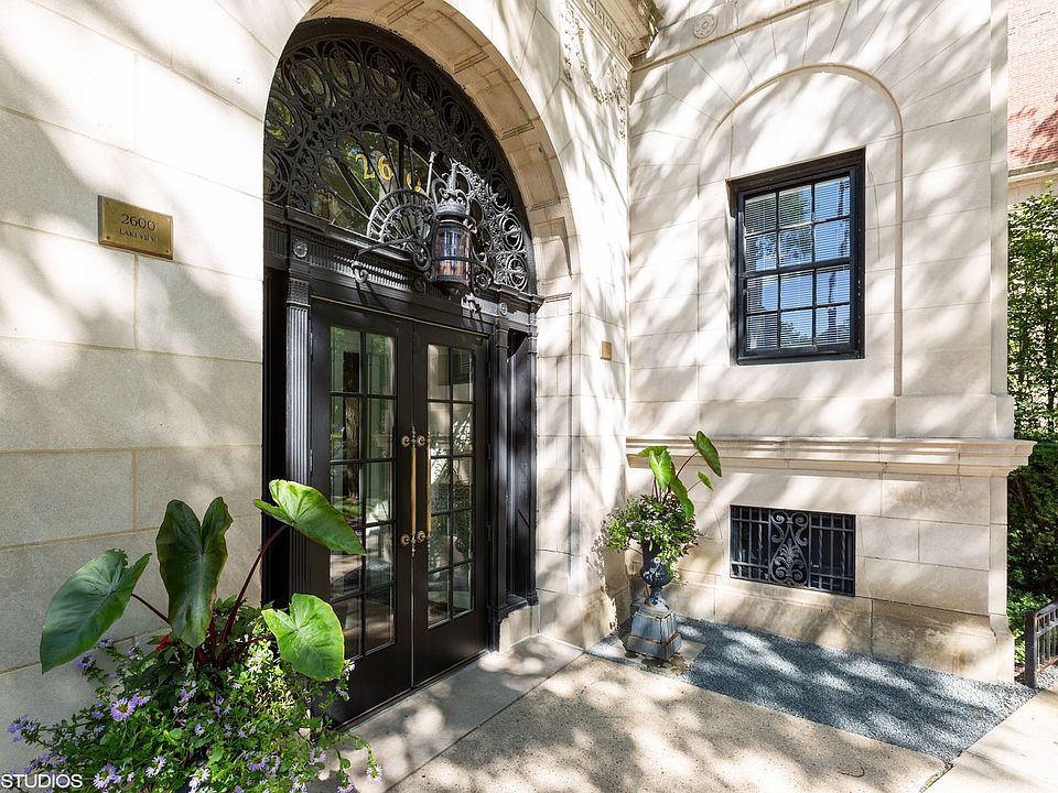 1st image of 2608 N Lakeview Ave APT 6D