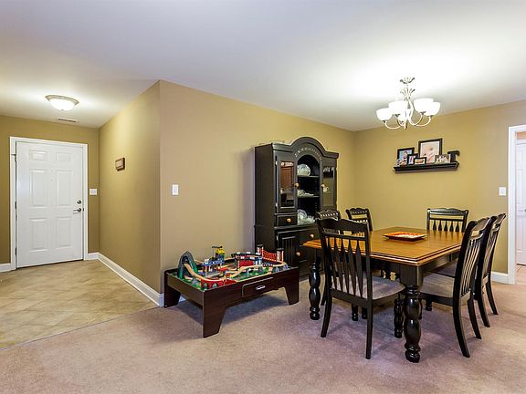 2nd image of 328 Oxford Cir