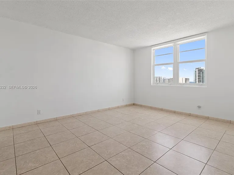 6770 Indian Creek Dr #12R — Photo 13