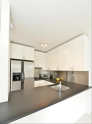 Rented by R New York | media 18