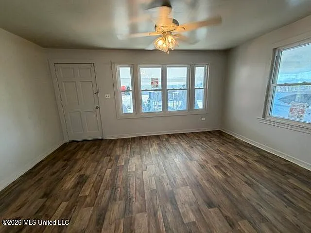 2203 26th St — Photo 2