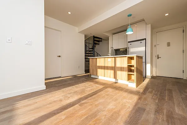 Rented by Nooklyn NYC LLC | media 119