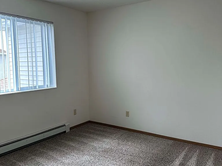 Dakota E & W Apartments — Photo 123