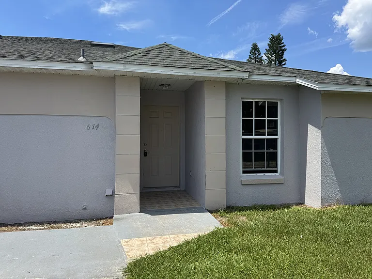 674 Royalty Ct #1 — Photo 1