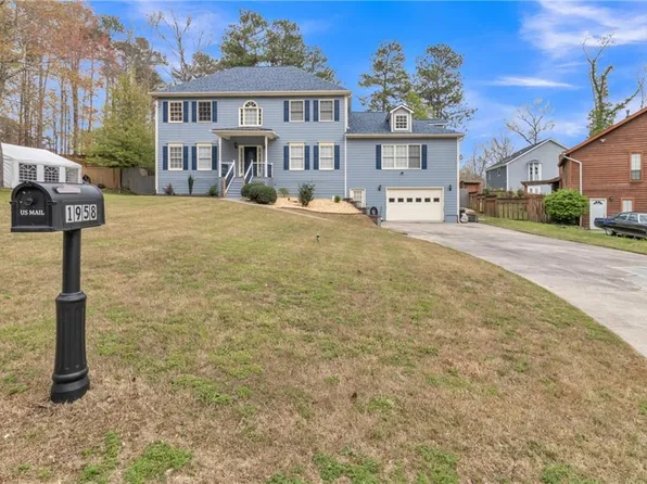 1958 Stonewood Dr, Lithia Springs, GA 30122