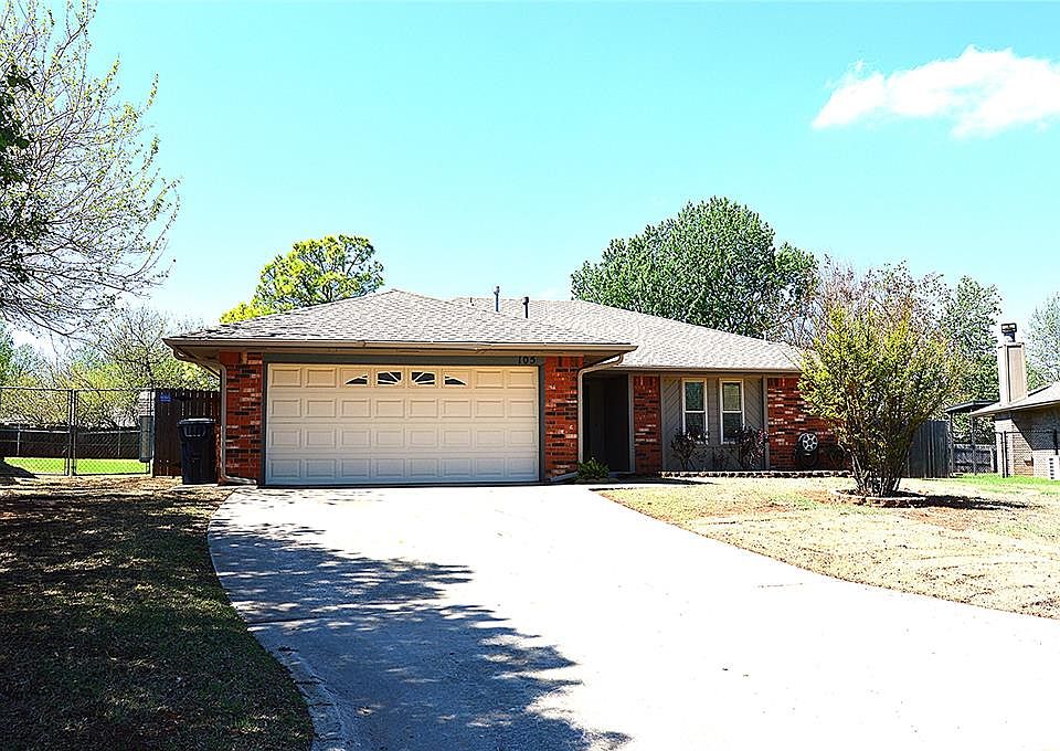 1st image of 105 Lochwood Pl