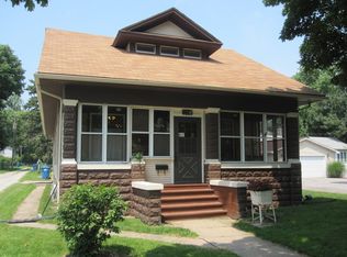 216 E 5th St, Momence, IL 60954