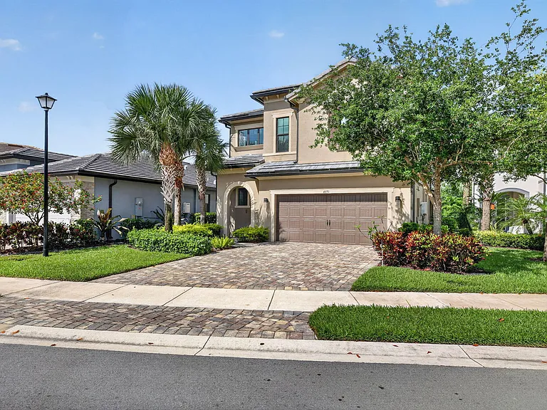 4651 Pinehurst Trl E — Photo 3