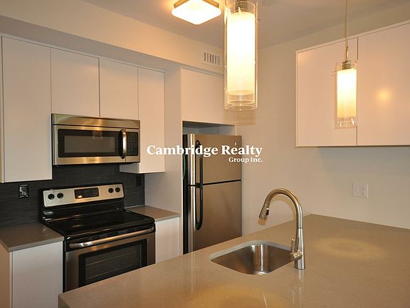 3rd image of 659 Massachusetts Ave #7T