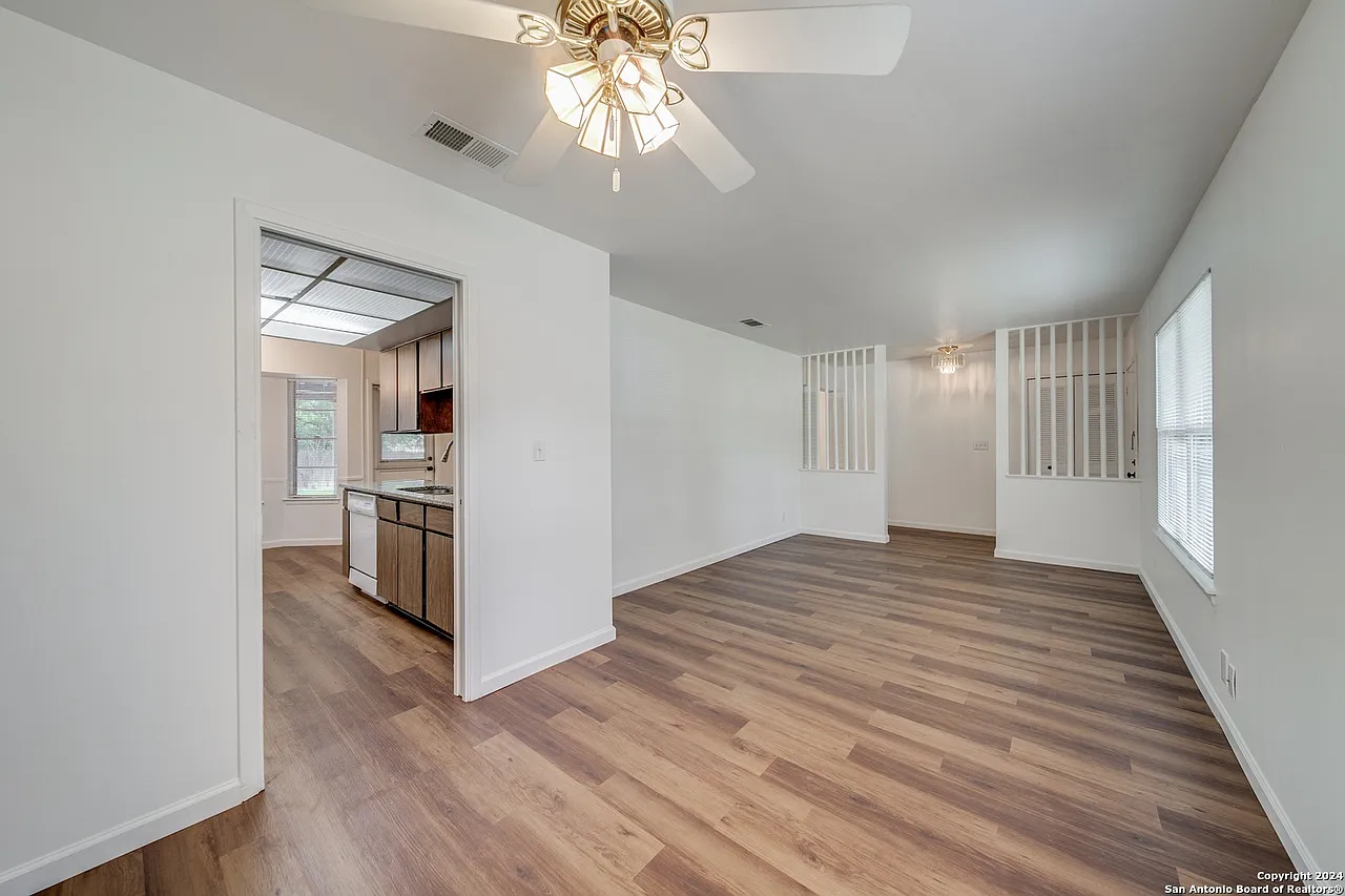3 bed, 1248 sqft, $1,650 — Photo 4