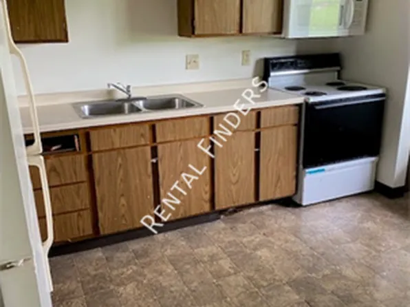 1117 12th St #1, Baraboo, WI 53913