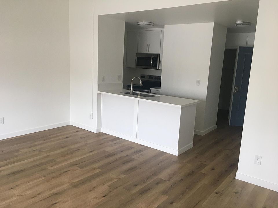 1st image of 226-6535 Haskell Ave #226