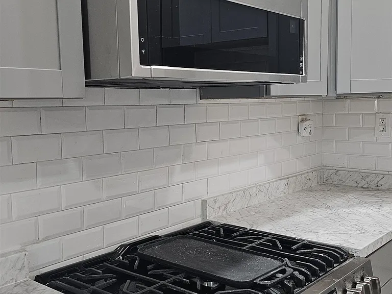 213 Mallory Ave #1 — Photo 6