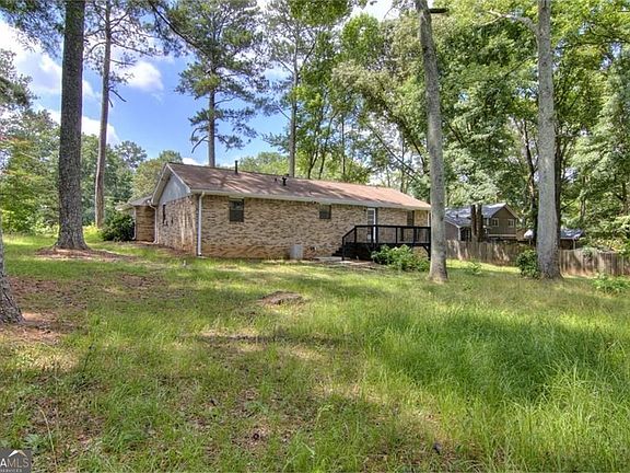 5th image of 2210 Village Dr