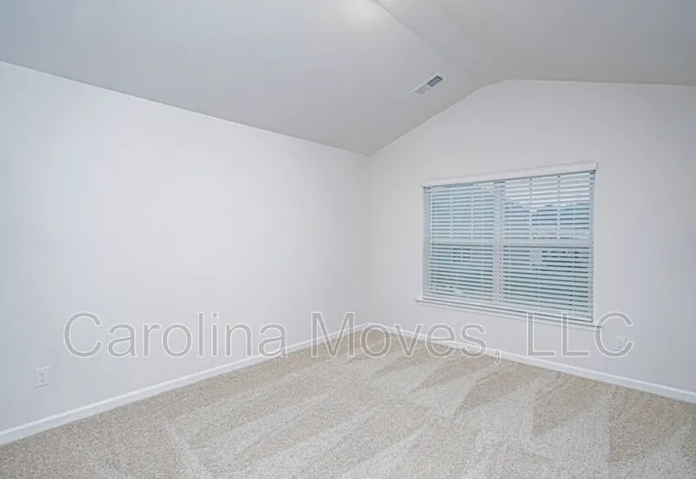 308 Sea Isle Pl — Photo 5