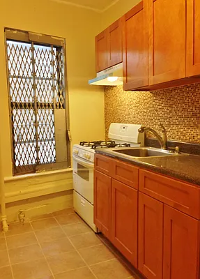 Rented by Sunrise Real Estate | media 11