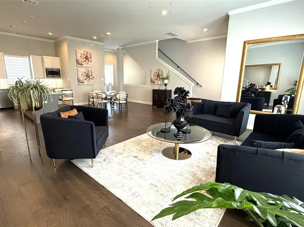 10906 Brookeshire Chase Ln, Houston, TX 77043