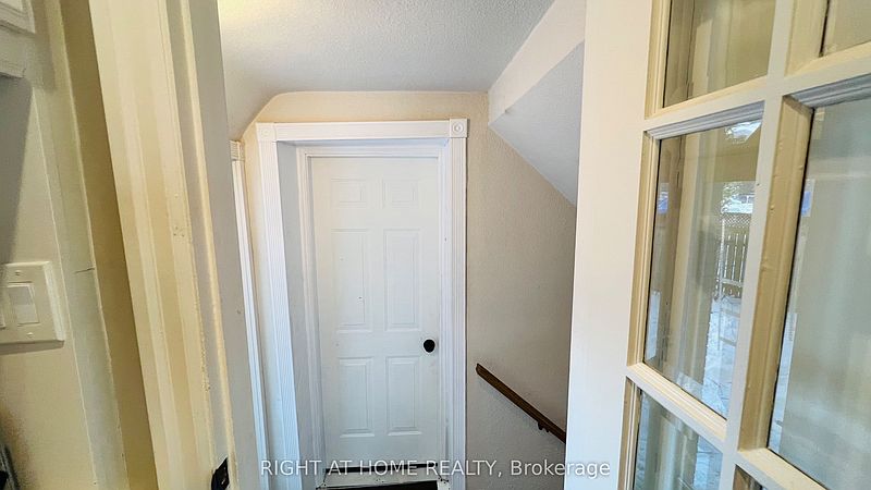 Toronto House for rent - 4 Bedrooms — photo 27