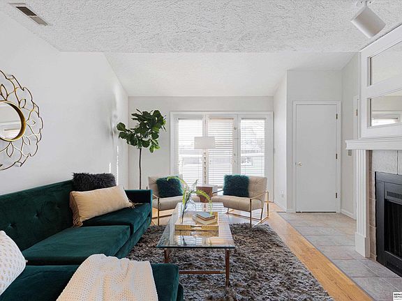 4th image of 104 S 37th St APT 3
