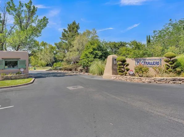 1105 Salamanca St NW, Los Ranchos De Albuquerque, NM 87107