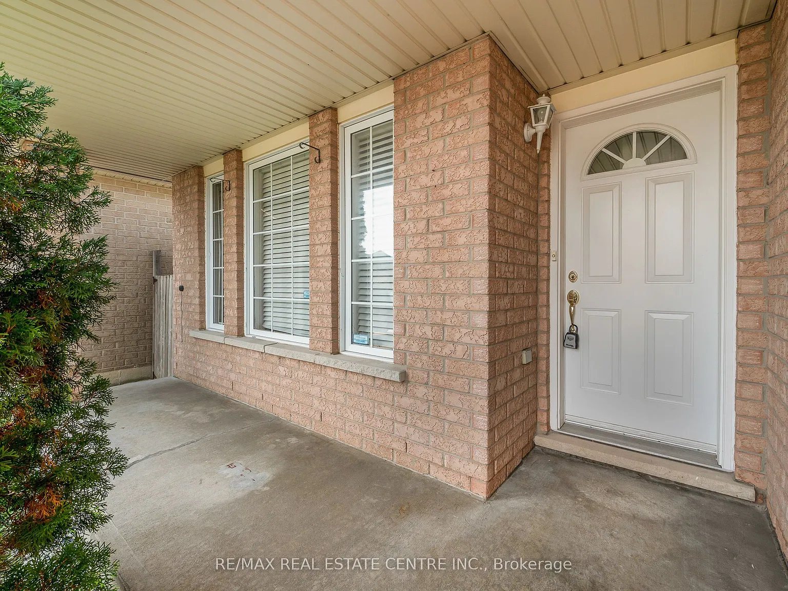 3 bed, $2,300 — Photo 3