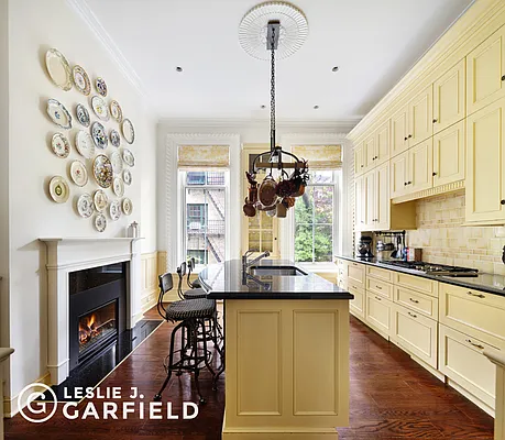 Sold by Leslie J. Garfield | media 7