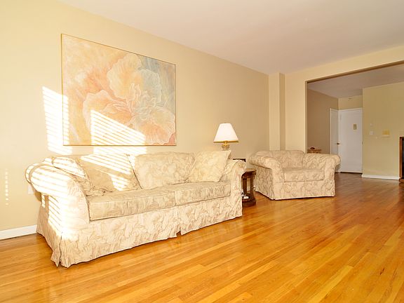 2nd image of 595 McLean Ave APT 5G