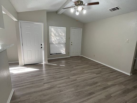 3rd image of 501 Cutty Trl #2B-2BA-1046SQFT