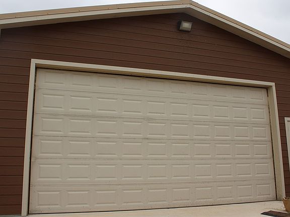 4th image of 137 Lakeview Trce