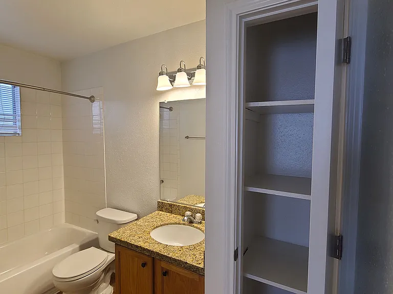 Morgan Manor — Photo 24