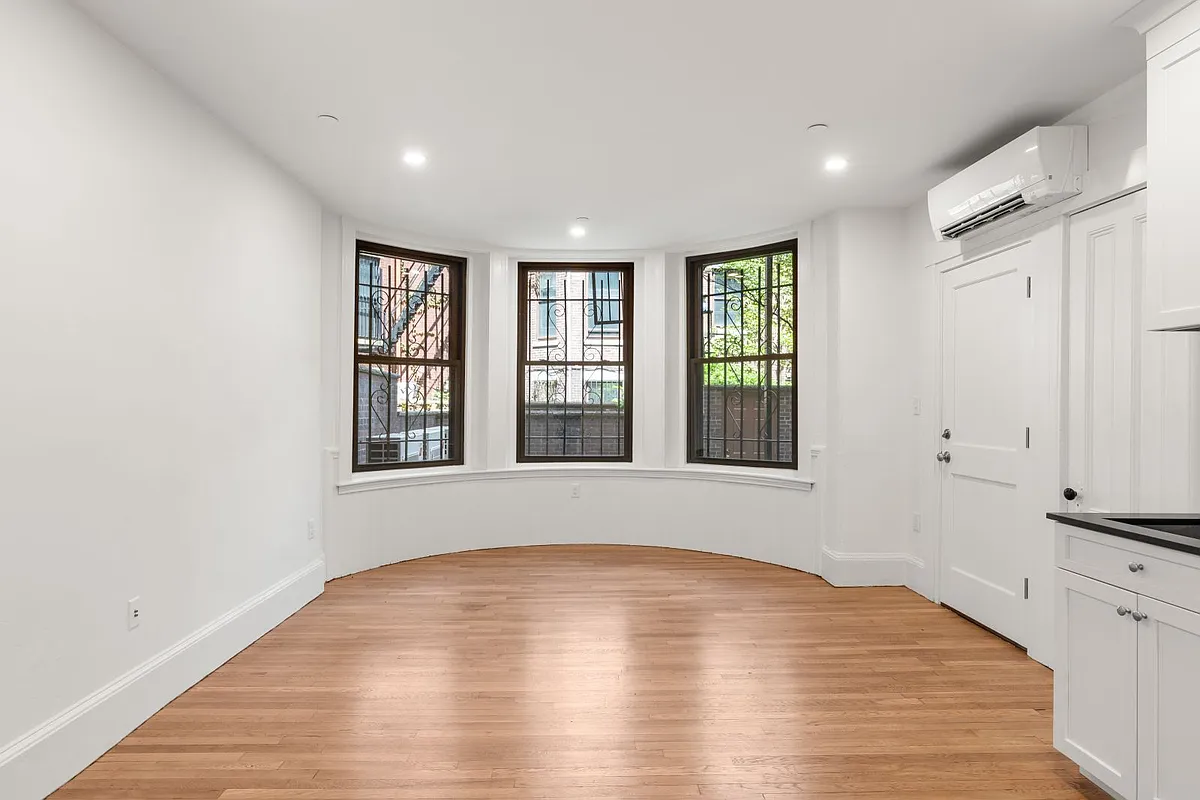 Building Photo - 389 Commonwealth Ave #B