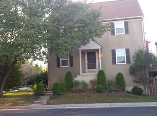 920 Barton Oaks Pl, Herndon, VA 20170